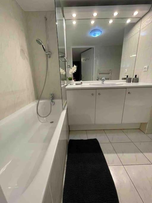 Magnifique Duplex 45 M2 Aux Portes De Paris Metro Barbara A 30Mn Expo Porte De Versailles موروج المظهر الخارجي الصورة