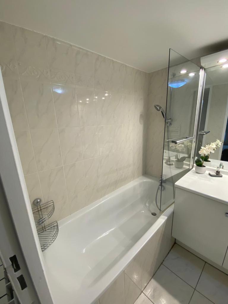 Magnifique Duplex 45 M2 Aux Portes De Paris Metro Barbara A 30Mn Expo Porte De Versailles موروج المظهر الخارجي الصورة